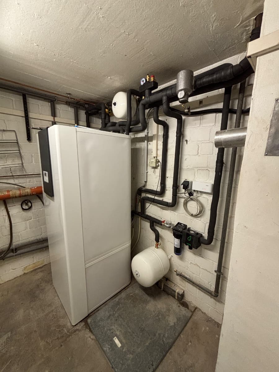 Bei diesem Projekt haben wir von Nuevotherm eine Wärmepumpe der TTL Baureihe Eco installiert – indiv - Bild 1