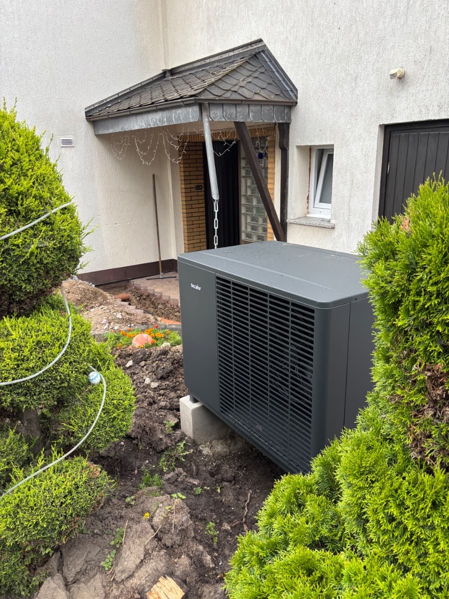 Bei diesem Projekt haben wir von Nuevotherm eine Wärmepumpe der TTL Baureihe Eco installiert – indiv - Bild 1