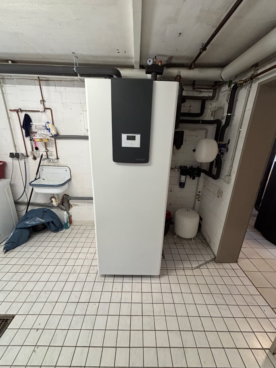 Bei diesem Projekt haben wir von Nuevotherm eine Wärmepumpe der TTL Baureihe Eco installiert – indiv - Bild 1