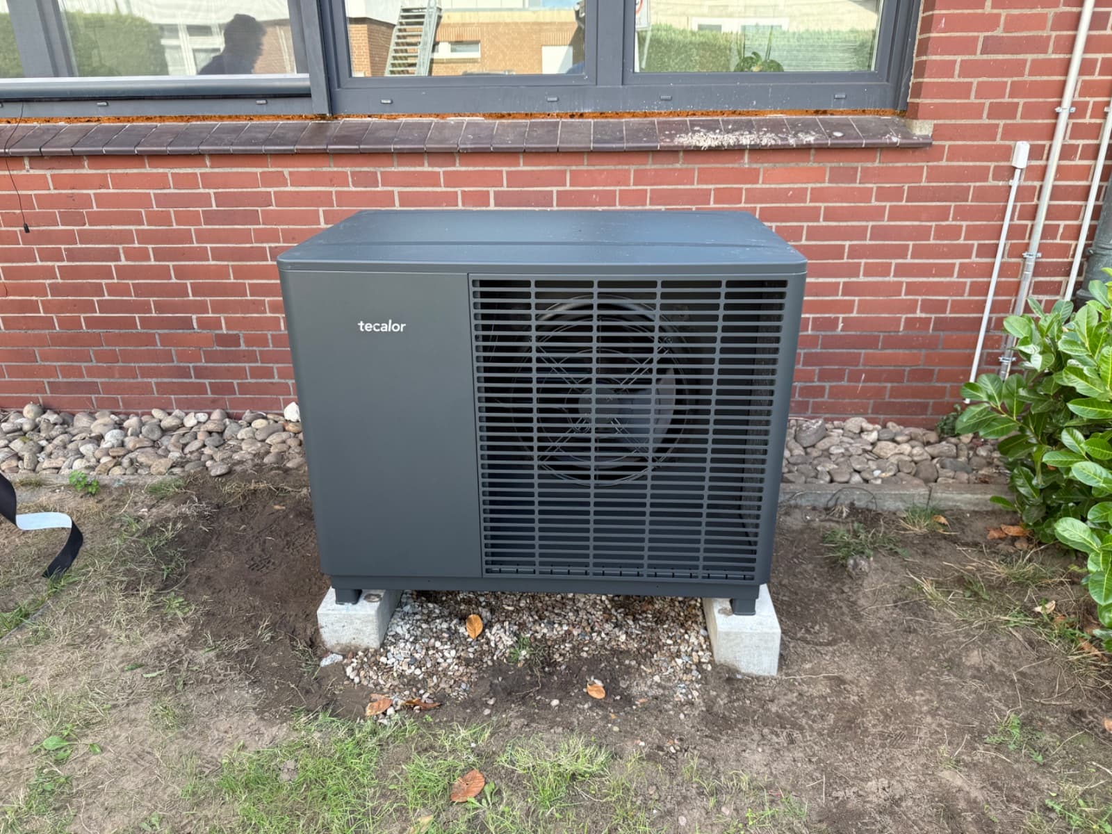 Bei diesem Projekt haben wir von Nuevotherm eine Wärmepumpe der TTL Baureihe Eco installiert – indiv - Bild 1