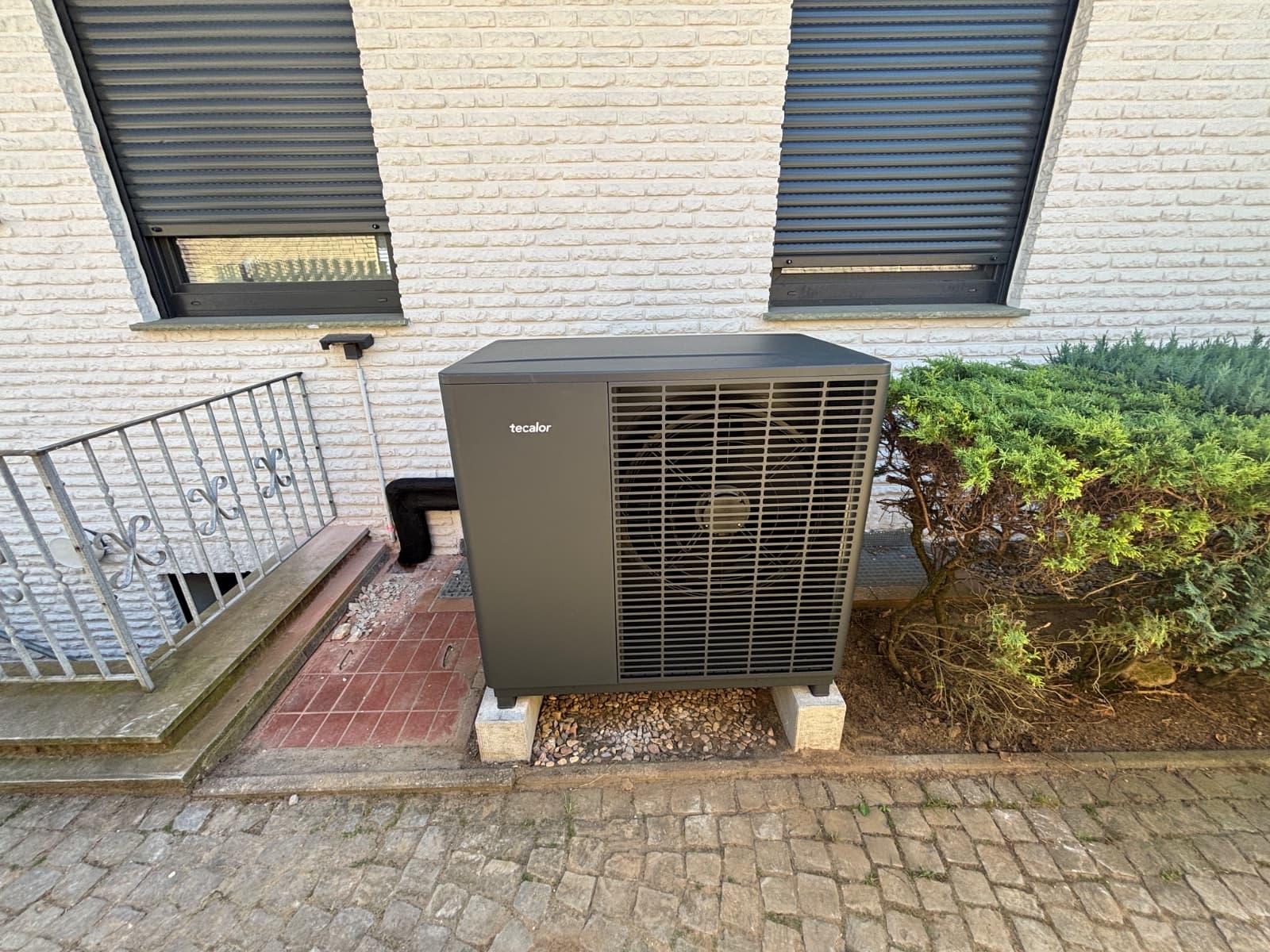 Bei diesem Projekt haben wir von Nuevotherm eine Wärmepumpe der TTL Baureihe Eco installiert – indiv - Bild 1