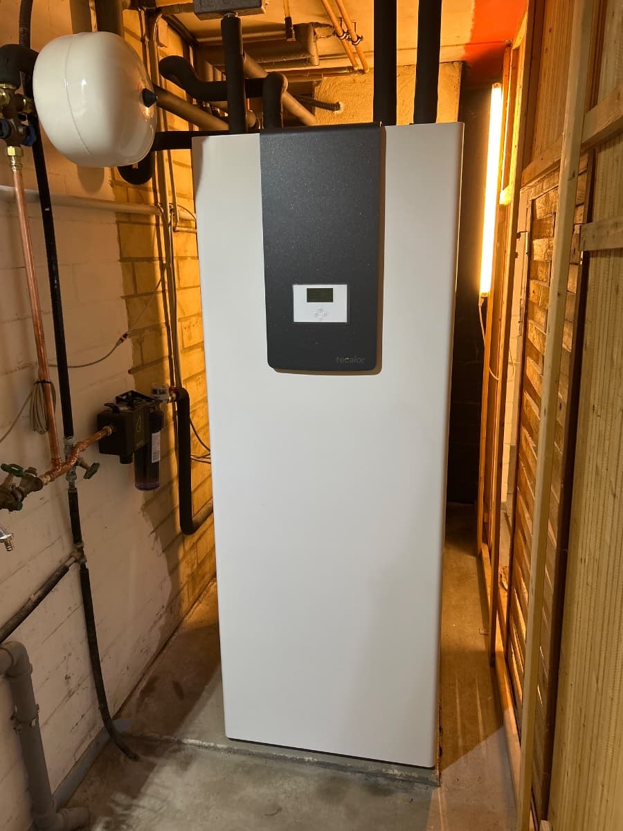 Bei diesem Projekt haben wir von Nuevotherm eine Wärmepumpe der TTL Baureihe Eco installiert – indiv - Bild 1