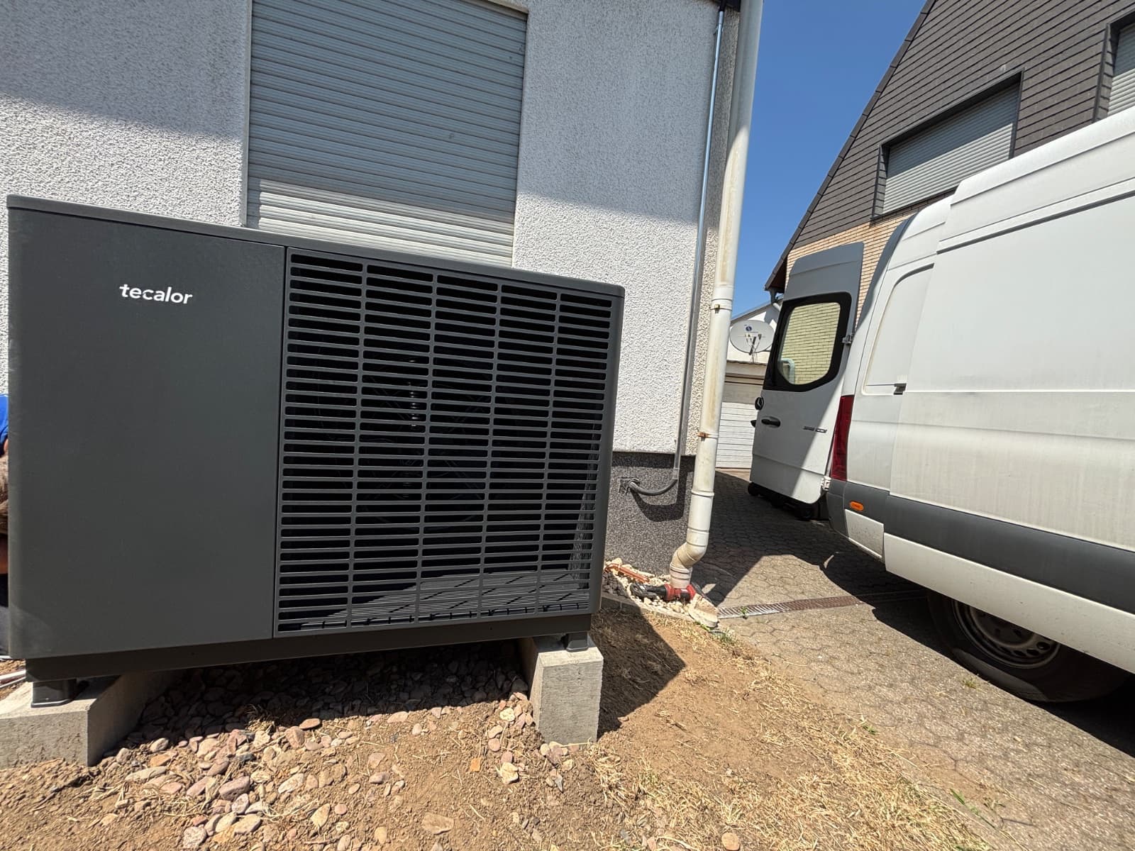 Bei diesem Projekt haben wir von Nuevotherm eine Wärmepumpe der TTL Baureihe Eco installiert – indiv - Bild 1