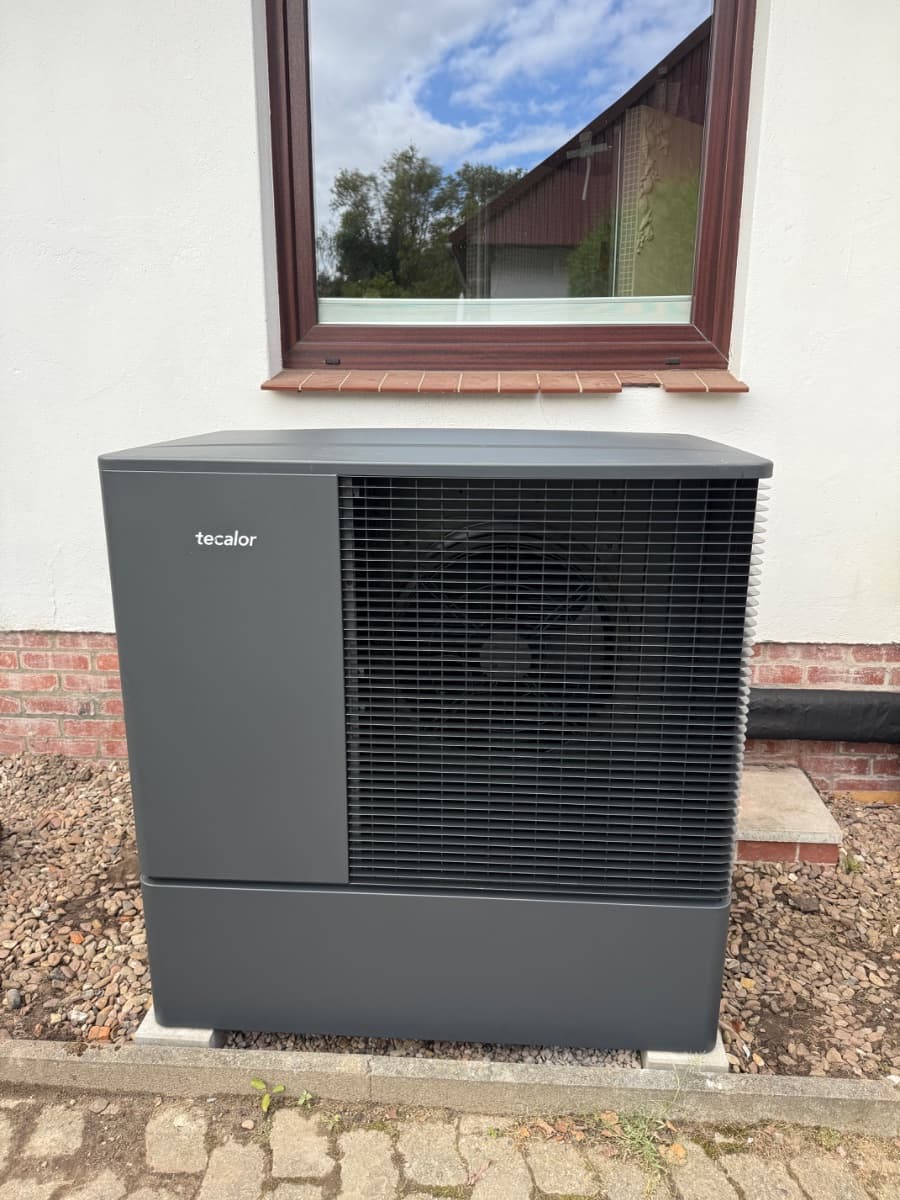 Für dieses Objekt haben wir eine tecalor Wärmepumpe der Baureihe TTL Eco geplant und eingebaut – je - Bild 1