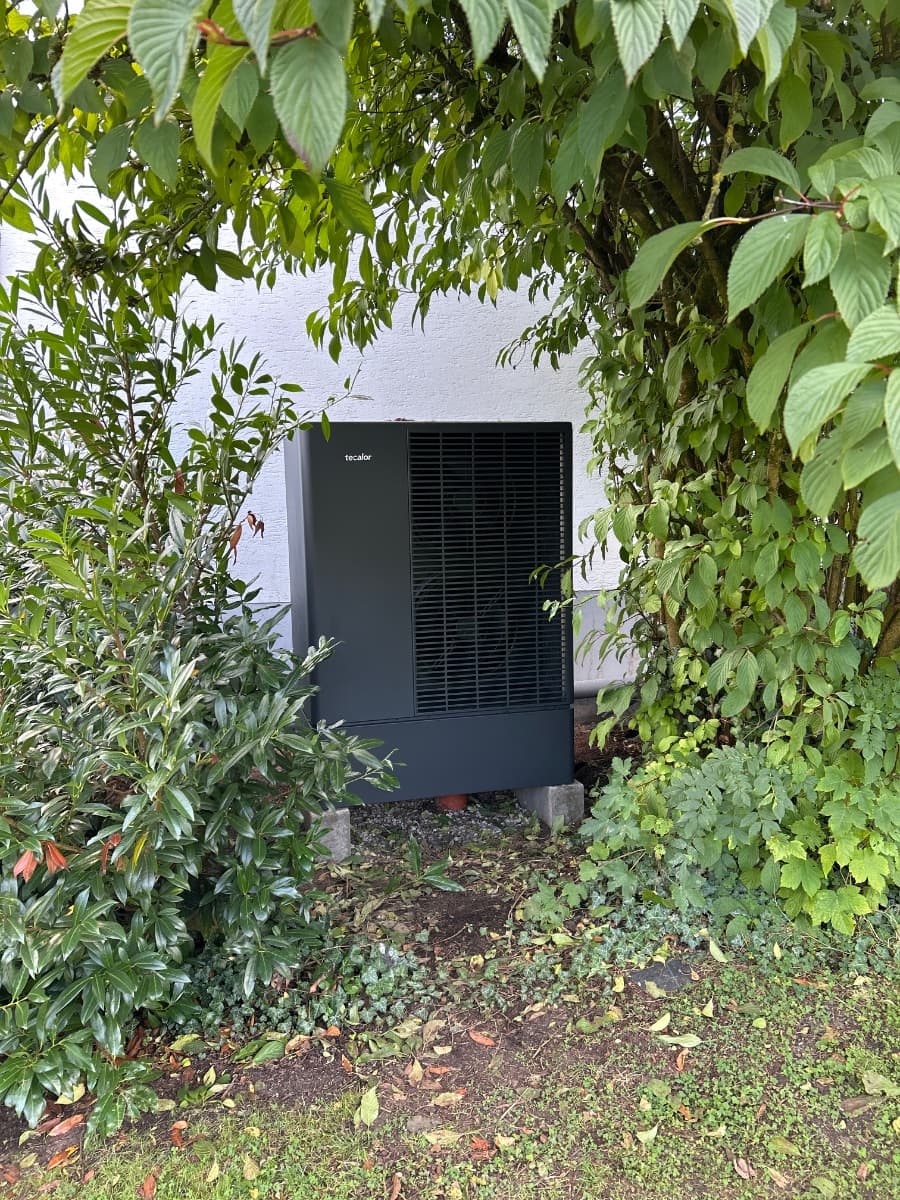 Für dieses Objekt haben wir eine tecalor Wärmepumpe der Baureihe TTL Eco geplant und eingebaut – je - Bild 1