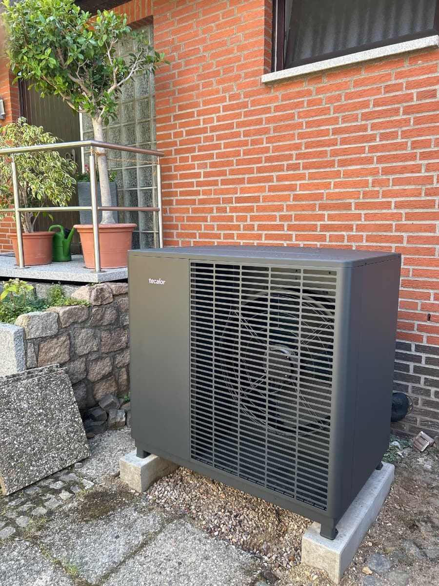 Bei diesem Projekt haben wir von Nuevotherm eine Wärmepumpe der TTL Baureihe Eco installiert – indiv - Bild 1