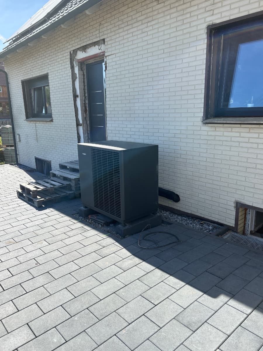 Bei diesem Projekt haben wir von Nuevotherm eine Wärmepumpe der TTL Baureihe Eco installiert – indiv - Bild 1